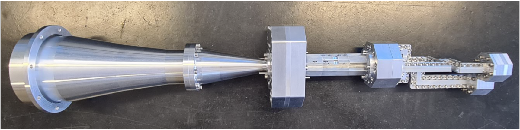 Schema elettromagnetico della catena di alimentazione dell'antenna in banda K/Ka